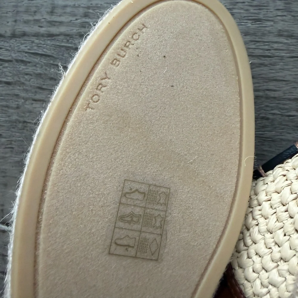 Tory Burch Natural Raffia Cut-Out Logo Espadrille Loafers in Brown Size: 5.5